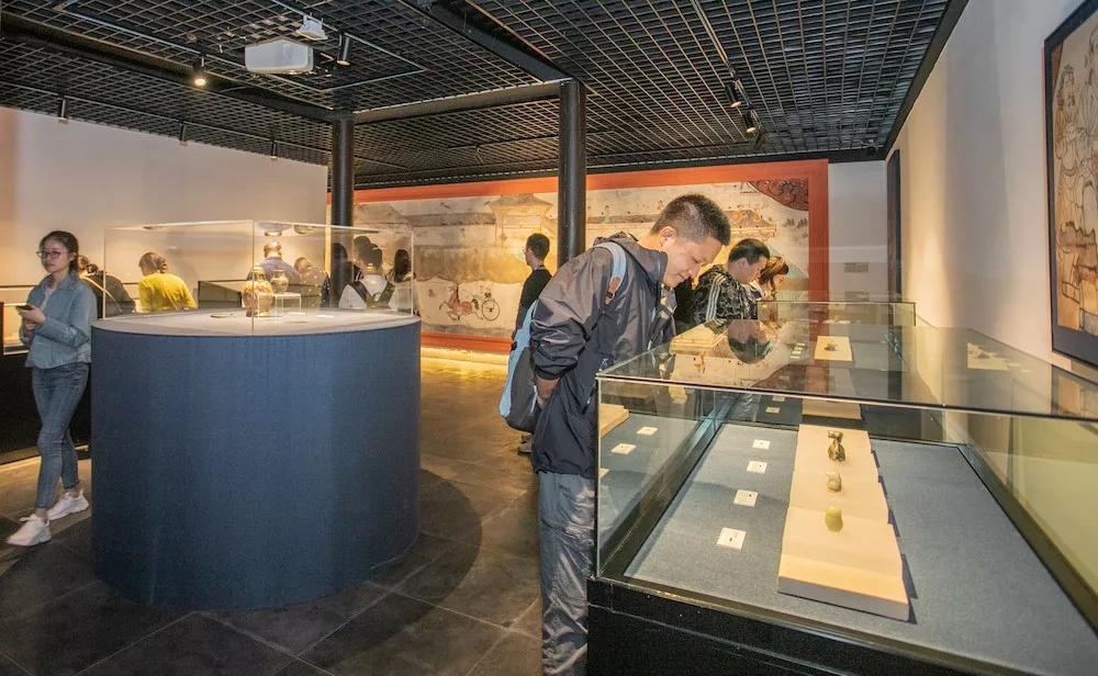 将三个公馆合为一个有机整体,并引入中华文化促进会,全国非国有博物馆