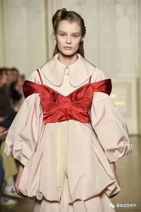 【基本款坦领款式延伸】坦领款式二完成图:2.