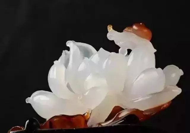 分享出淤泥而不染的精美玉雕荷花作品海量欣赏