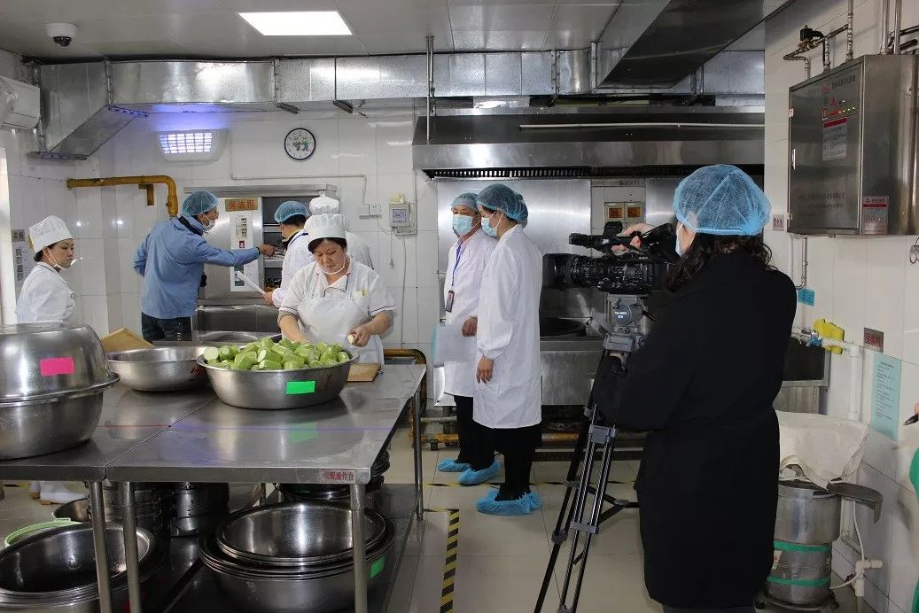 天津市东丽区实现中小学及幼儿园校园食堂明厨亮灶全覆盖