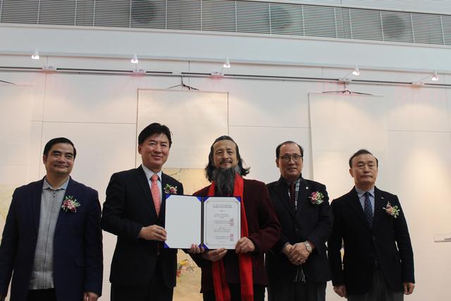 名家艺术联盟签约画家孟繁星作品应邀走进韩国国会