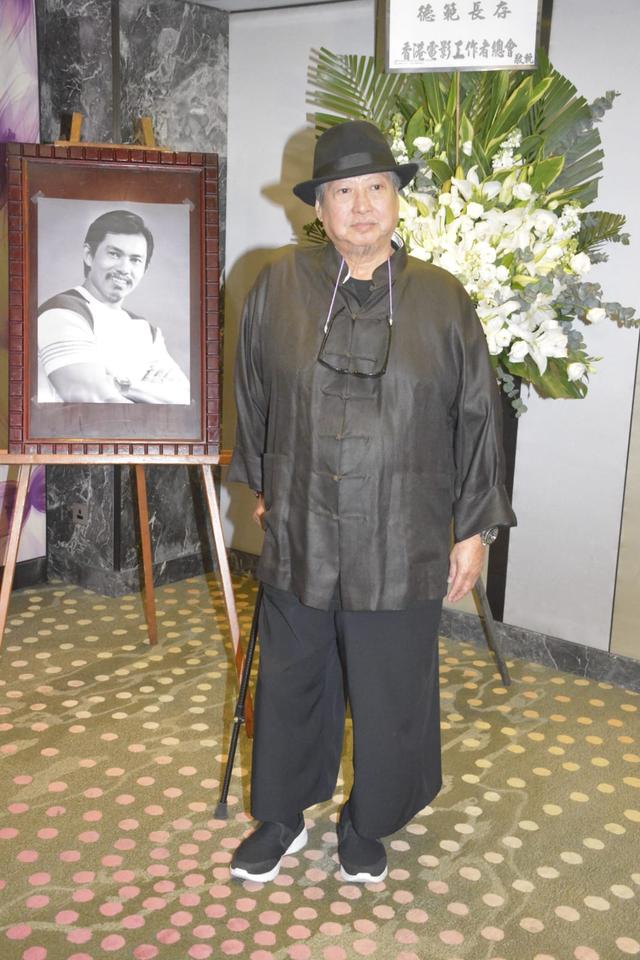 67岁洪金宝赶回香港现身陈星追思会 感叹现在朋友买少见少