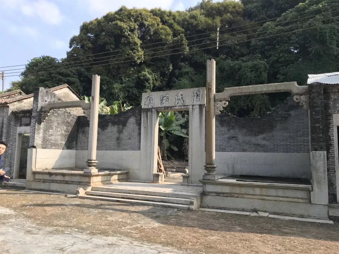 听佛山听文明佛山红色地标第32期西樵山抗日阵亡将士暨死难同胞纪念碑