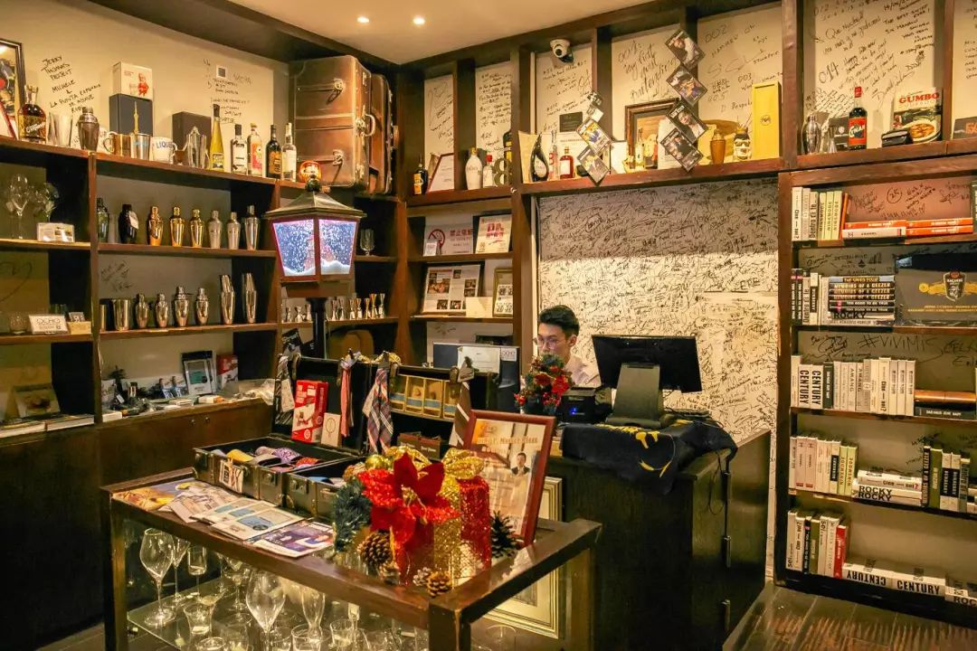 下班后的职场人都去哪里喝酒吃饭互诉衷肠魔都8家小酒馆年度安利