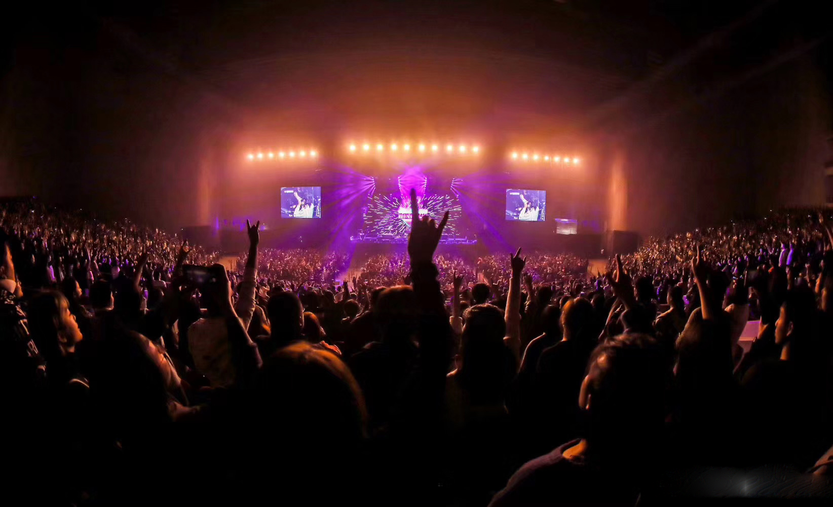 中心演唱会座位图(仅供参考)12月20日,2019乐队的夏天hot巡演郑州站