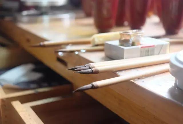 你可能经常听说“描金工艺”,但你确定能正确区分真金与假金吗?_瓷器