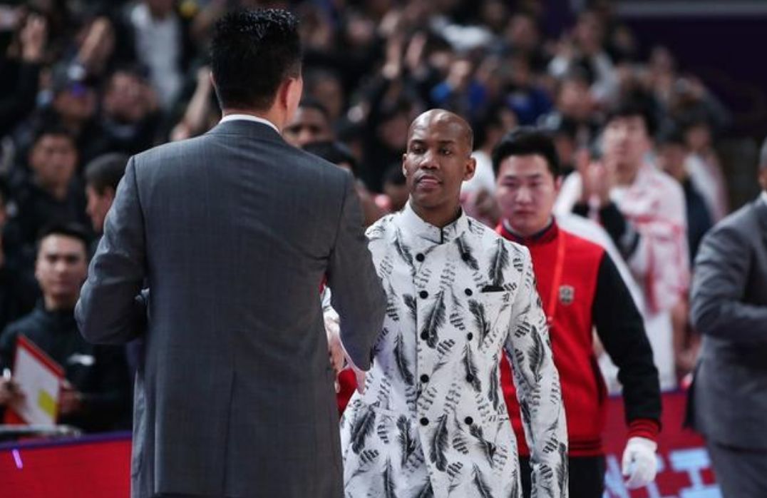 马布里和杜锋赛后发生摩擦.