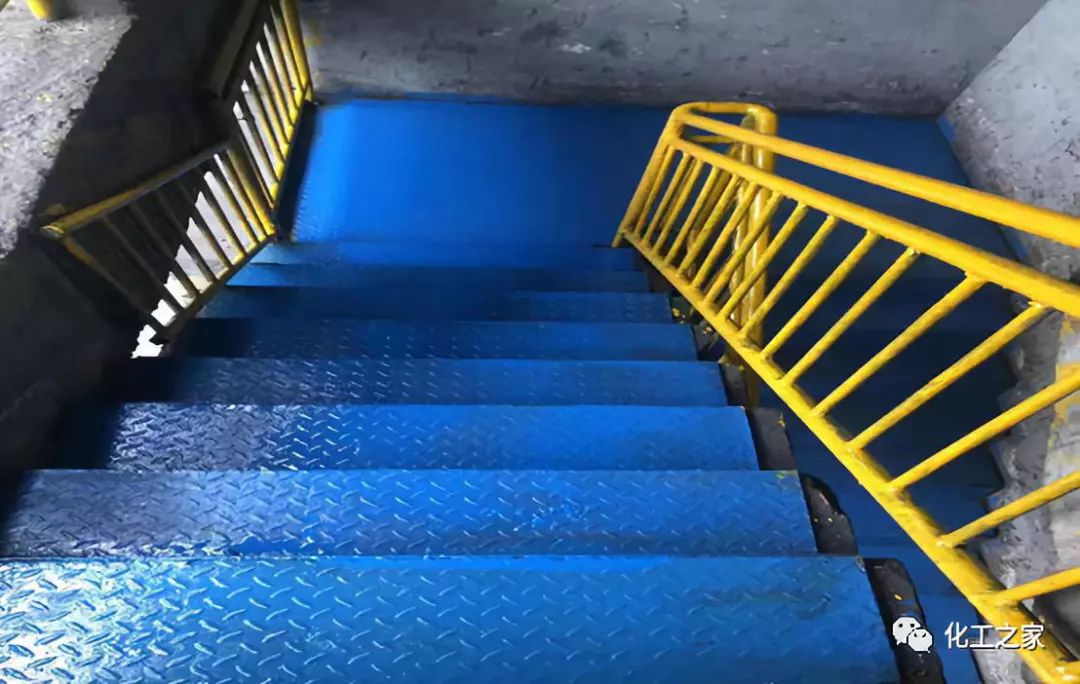 【电石公司】美化现场环境,从我做起_楼梯