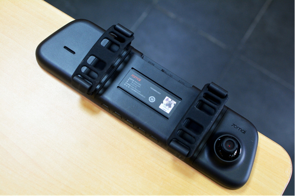 小米生态链70迈行车记录仪:前后双录,语音控制,跟远光灯说再见