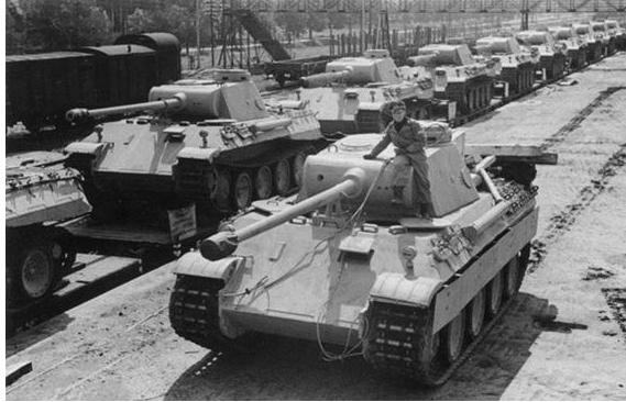二战时期德国豹式坦克从研发到出现可谓历经坎坷直到一战成名