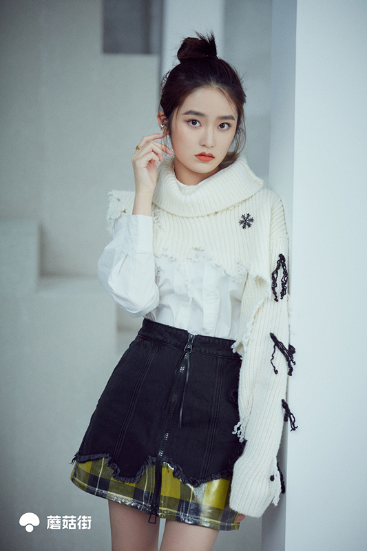 柴蔚冬日大片曝光获赞长腿妹妹