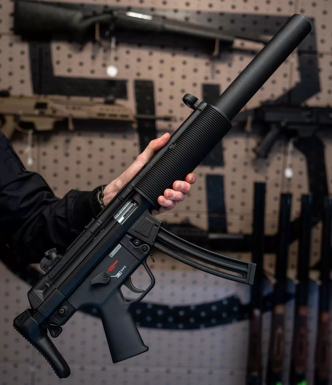 与暴力和欲望无关美国的枪店里只有您想不到的没有买不到的