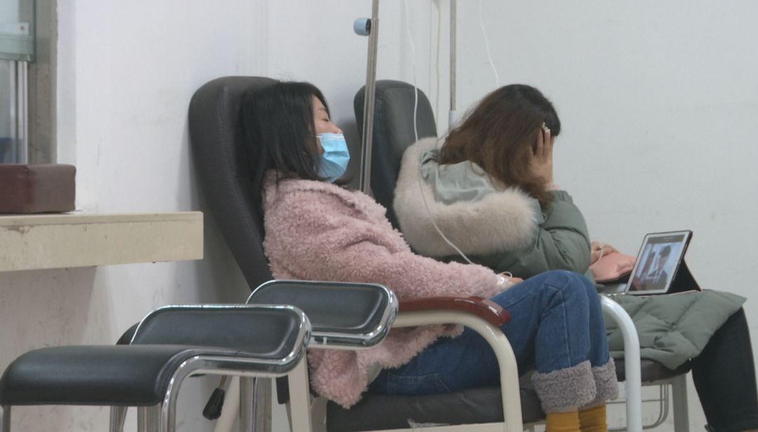 十几个孩子感冒发烧全班停课流感高发季桐庐医院一晚近200个急诊怎么