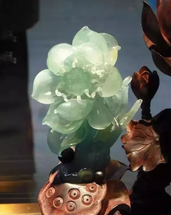 分享出淤泥而不染的精美玉雕荷花作品海量欣赏
