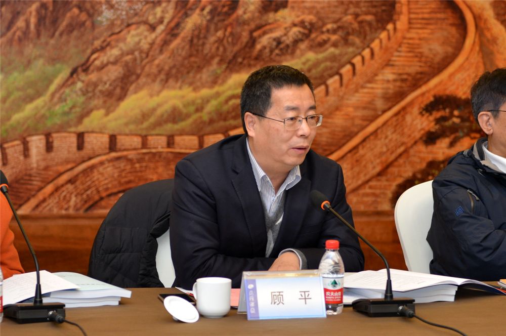 中国纺织机械协会名誉会长王树田在进行会议总结时充分肯定了天门纺机