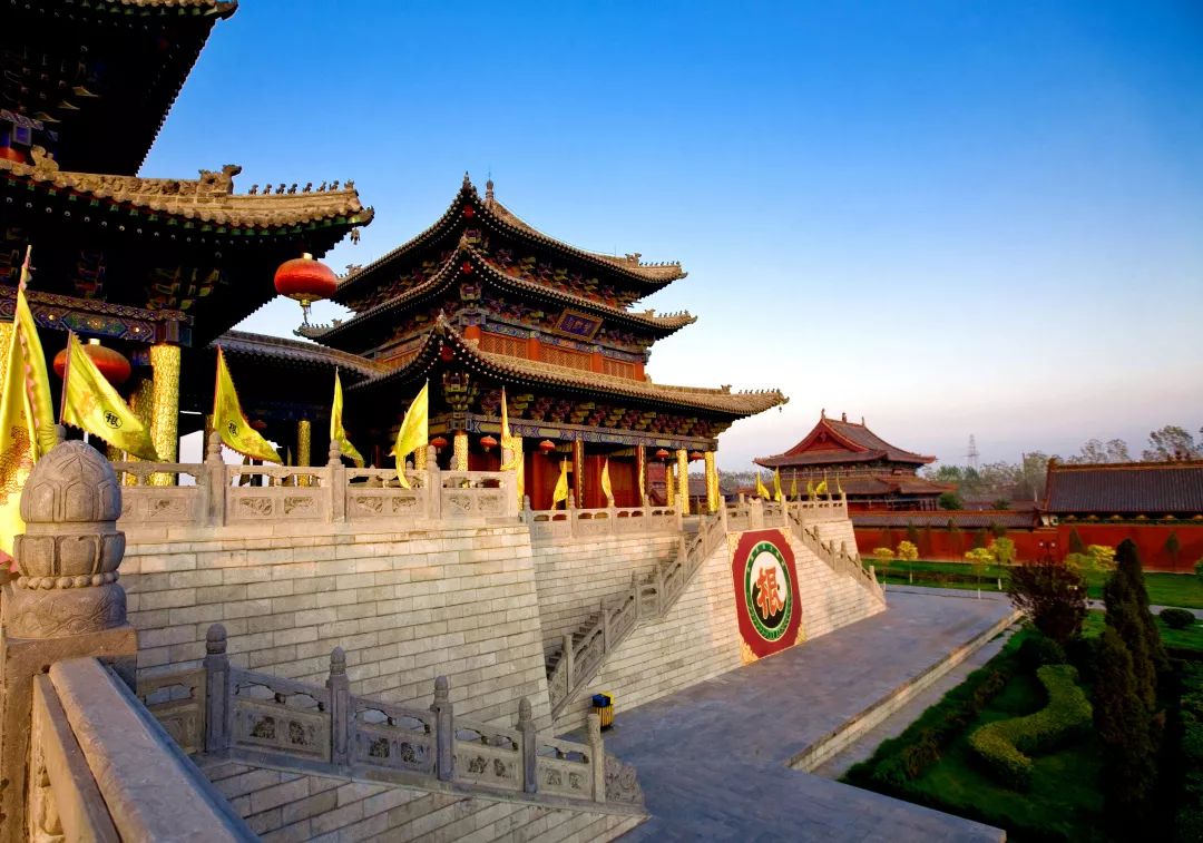 碑亭古大槐树处开疆拓土筚路蓝缕启山野报本溯源铭功昭德兴中华茶室茶