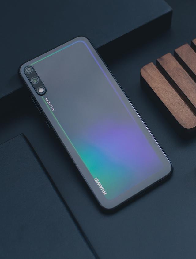 性能与颜值兼具华为畅享10引领新千元机新风尚