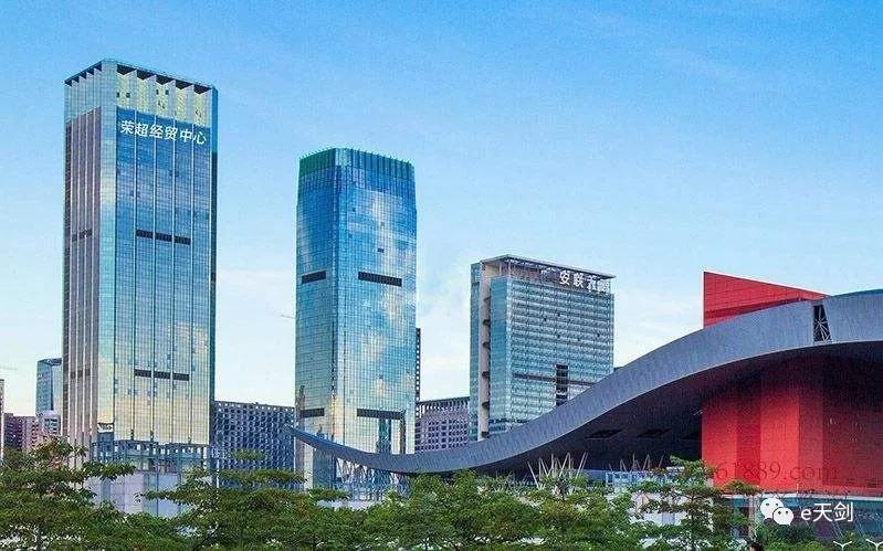 10 荣超 董事长 杨荣义写字楼是深圳最难开发的物业类型之一,荣超被誉