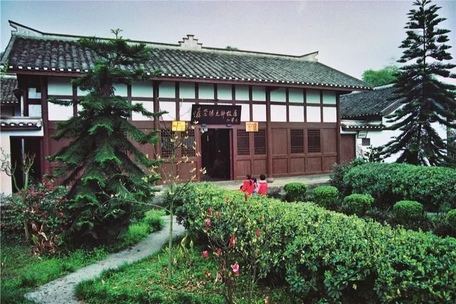 聂荣臻故居石门大佛寺摩崖造像市级历史文化名镇1处:四面山双凤场(现