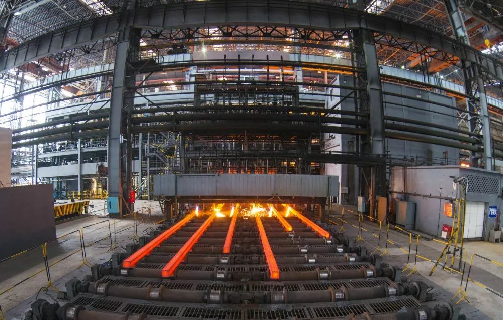 三钢好消息频传!本部产钢突破700万吨,入列全国"特强"方阵_评级