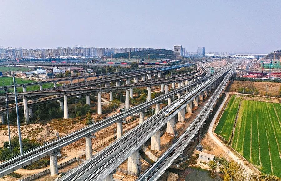 今天金腰带飘舞苏北全面进入高铁时代