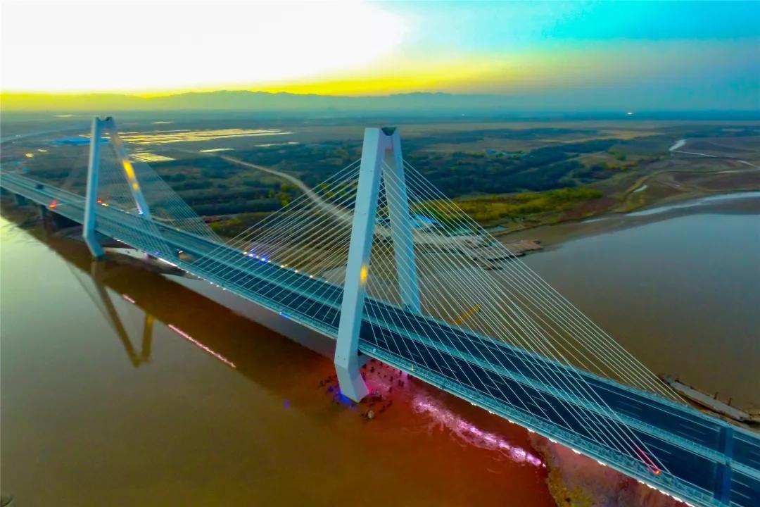 是经自治区政府批复的宁夏境内首个bot模式投资建设的公路大桥项目,由