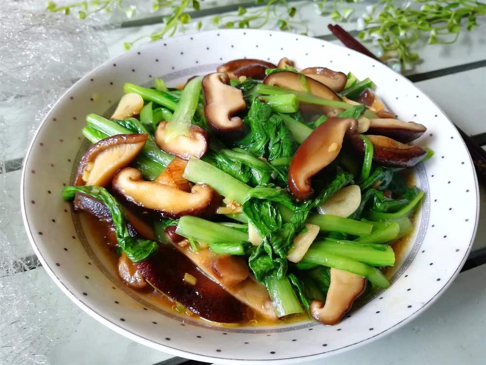 家常清淡小炒之青菜香菇_营养
