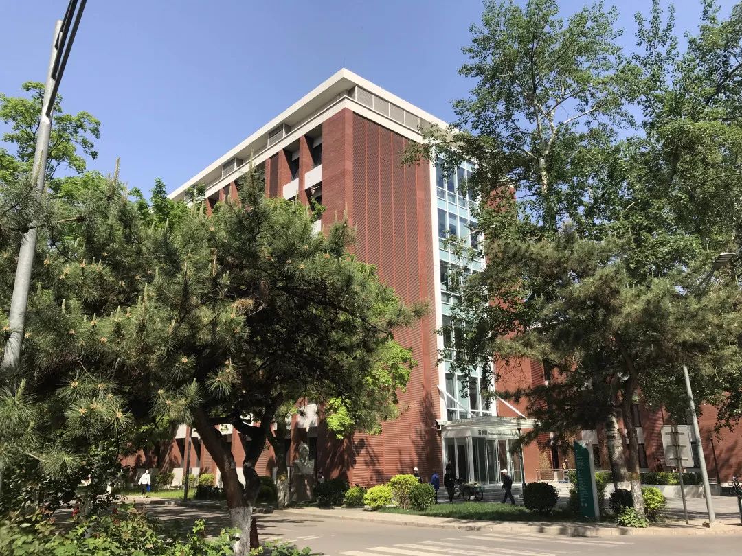 药学楼又会如何地帅气逼人?