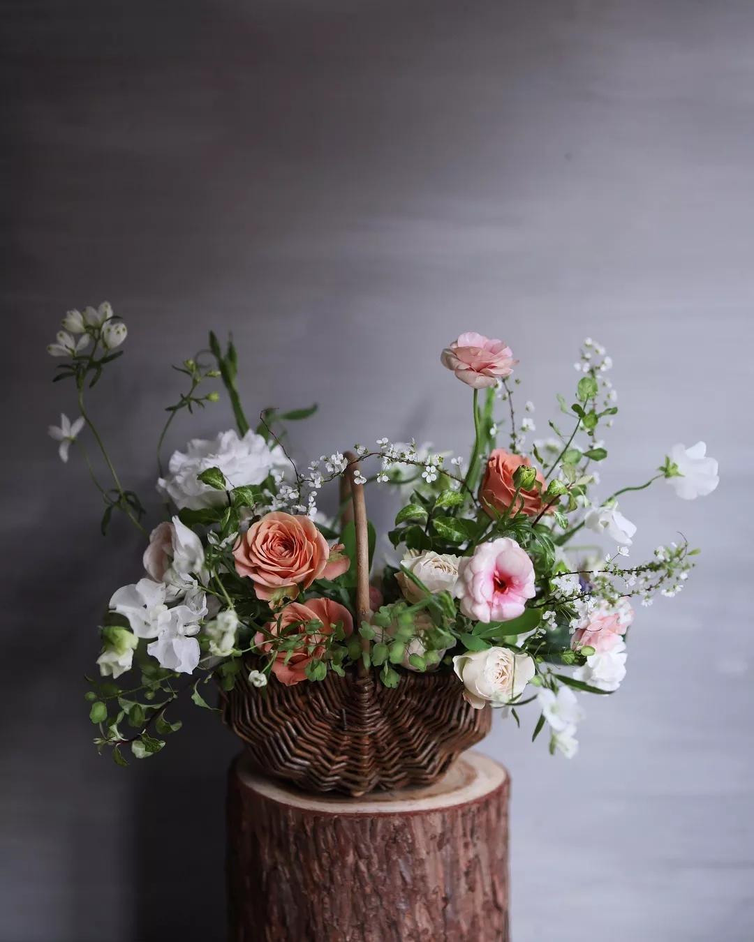 插花学校|粉丝福利,2020年流行精致花篮图集,仅此一篇!