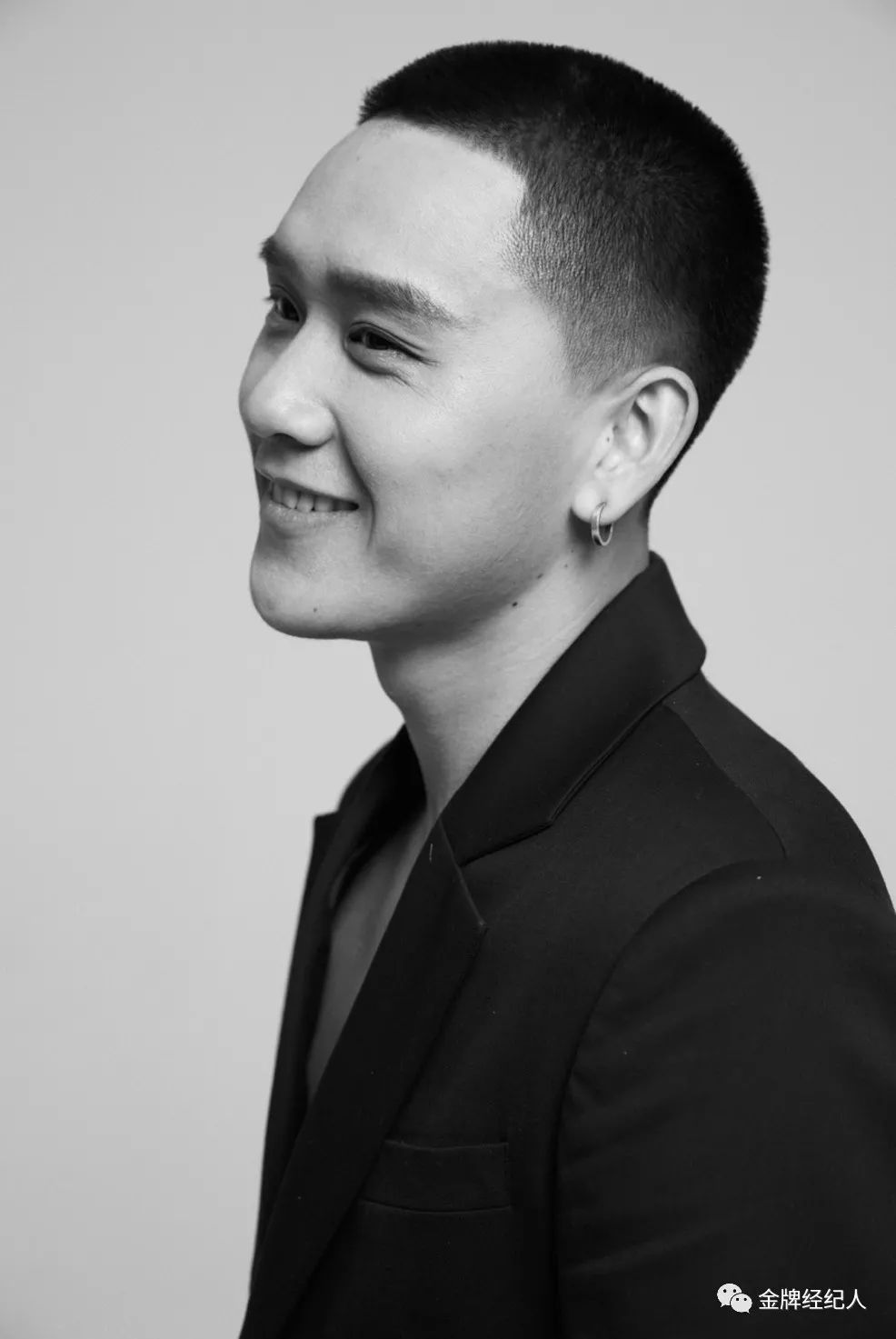 正因为能驾驭这类背景迥异,性格各异的人物,张博之