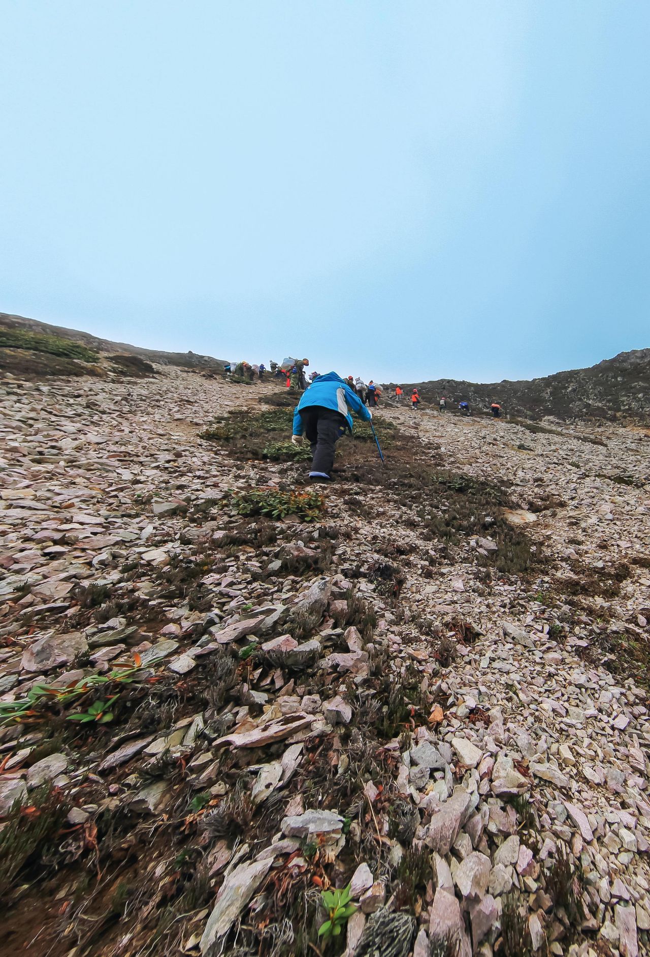 登顶回撤 人生第一次遭遇销魂的大自然滑梯 高山流石滩 给跪了!-搜狐大视野-搜狐新闻