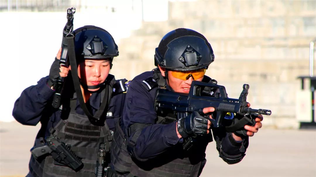 超燃阿坝特警帅