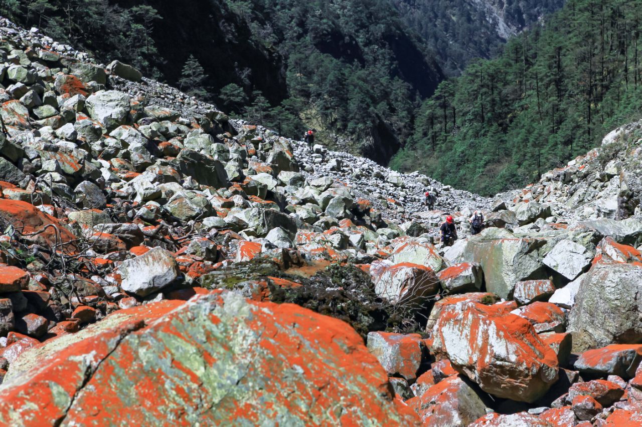 登顶回撤 人生第一次遭遇销魂的大自然滑梯 高山流石滩 给跪了!-搜狐大视野-搜狐新闻