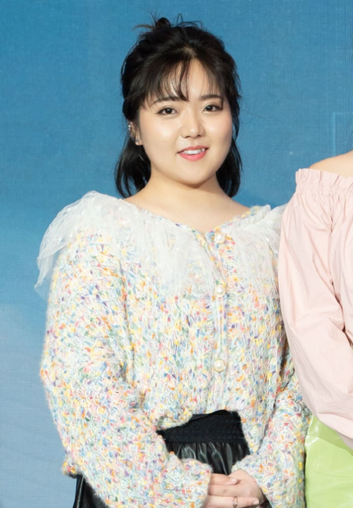 原创初恋那件小事胖霞火了生活照被曝光真当自己没男粉