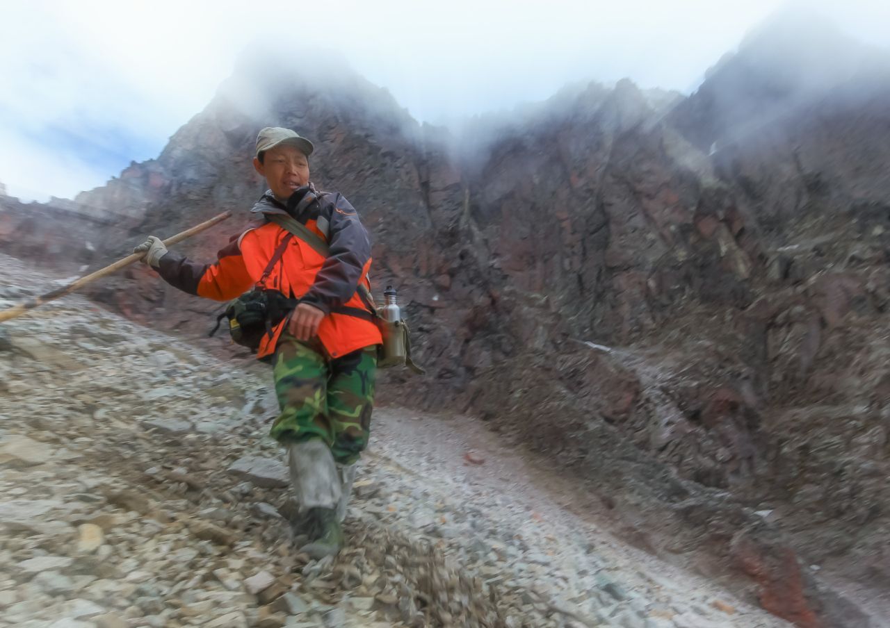 登顶回撤 人生第一次遭遇销魂的大自然滑梯 高山流石滩 给跪了!-搜狐大视野-搜狐新闻