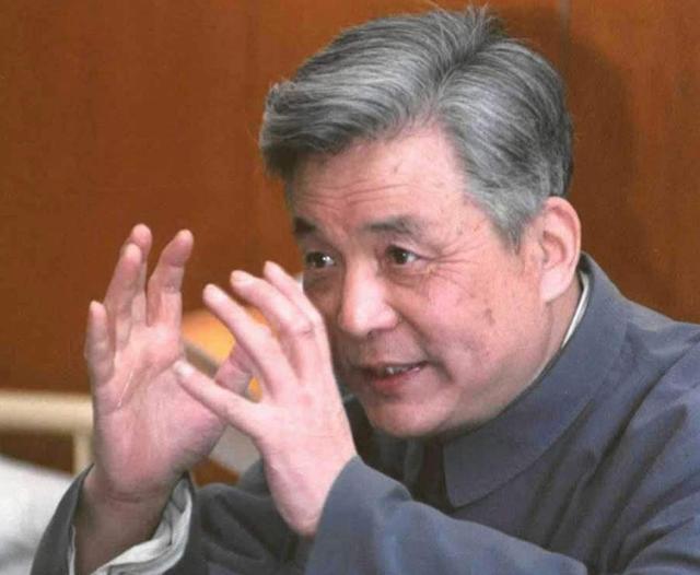 邓稼先离世前和杨振宁许鹿希拍的合影放大看后泪如雨下