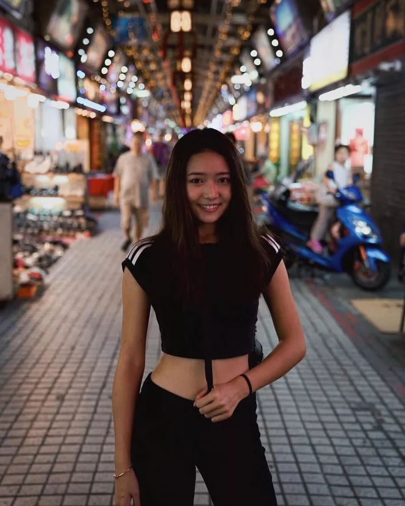 24岁的她人气急升!