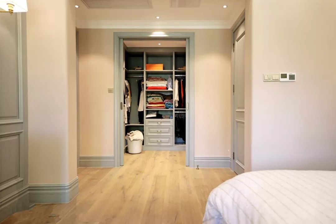 朋友不听劝非要把主卧卫生间改成衣帽间,吃了大亏!