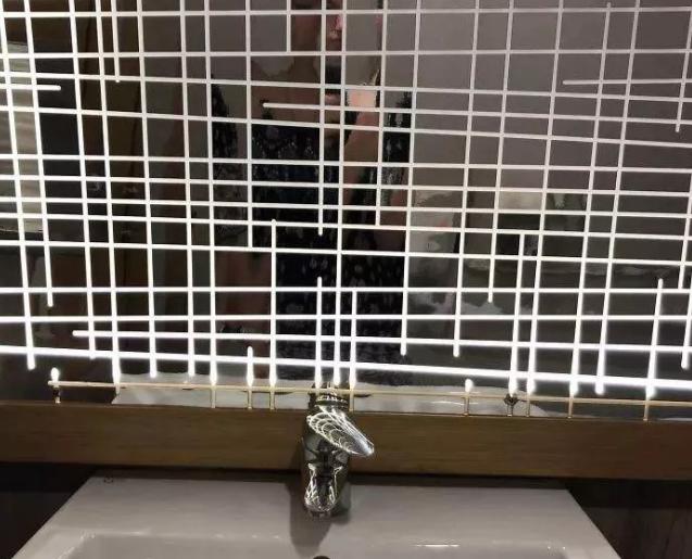 那些不能直视的厕所设计,坐在马桶上整个人都不好了_意思