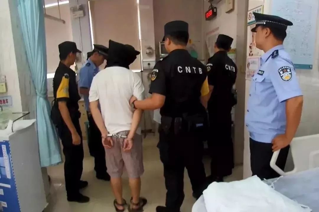 汕头一村霸被捕全乡里人人鼓掌