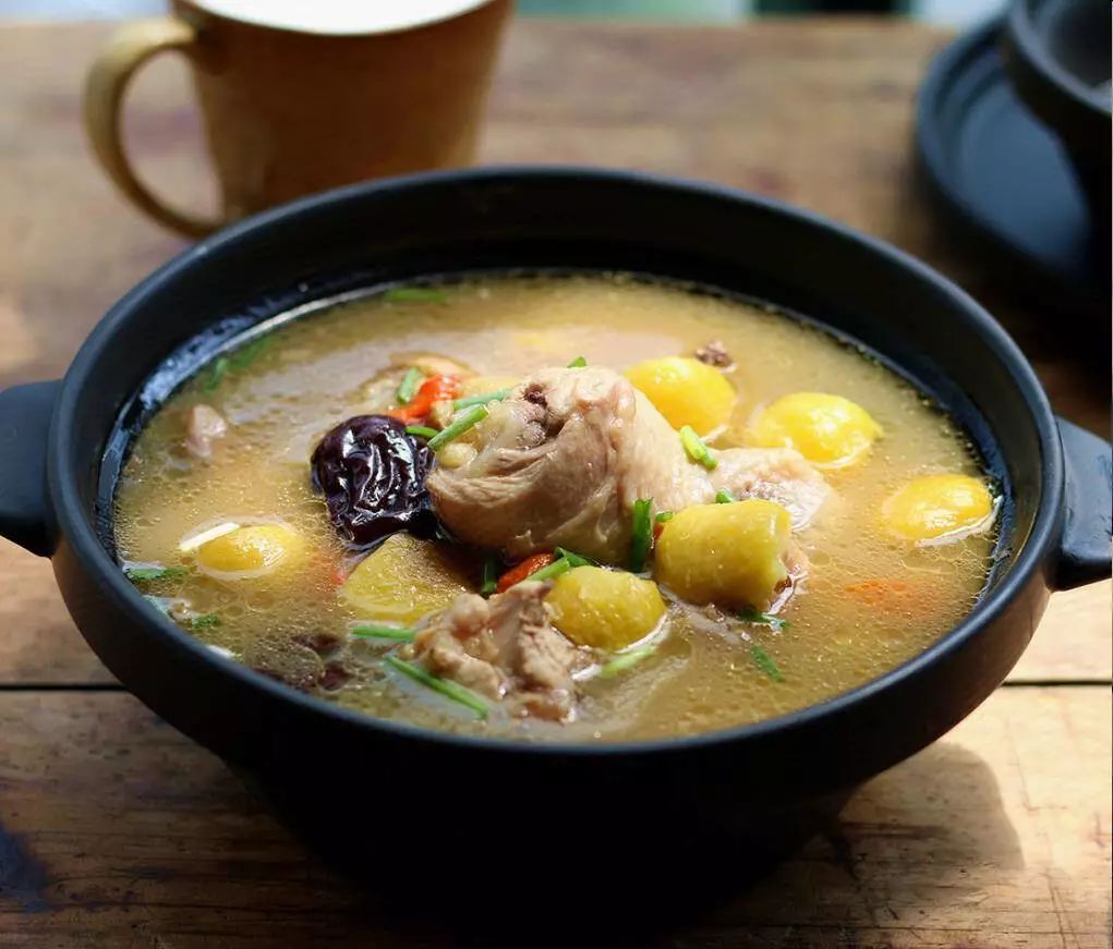 喝鸡汤能美容养颜这7种做法厨房小白都能熬得好喝