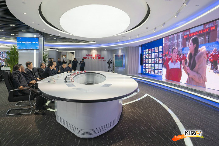 百屏联动直播!河北百县百校万人同日上冰雪