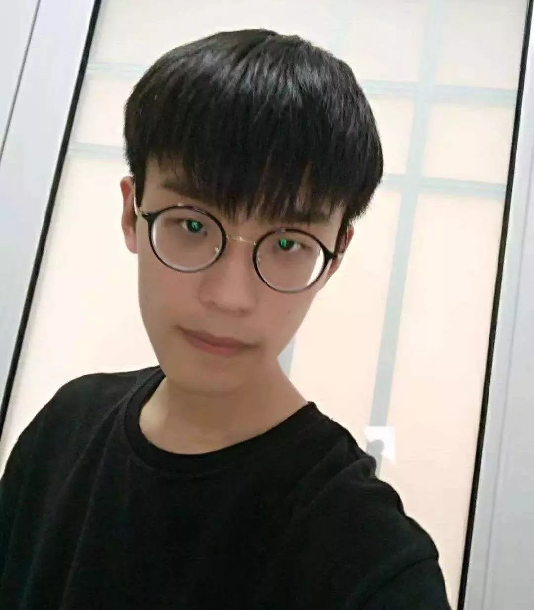 有点内敛但沙雕 爱交朋友 按e一族,没有爱情 16 生活部|干事 刘明飞