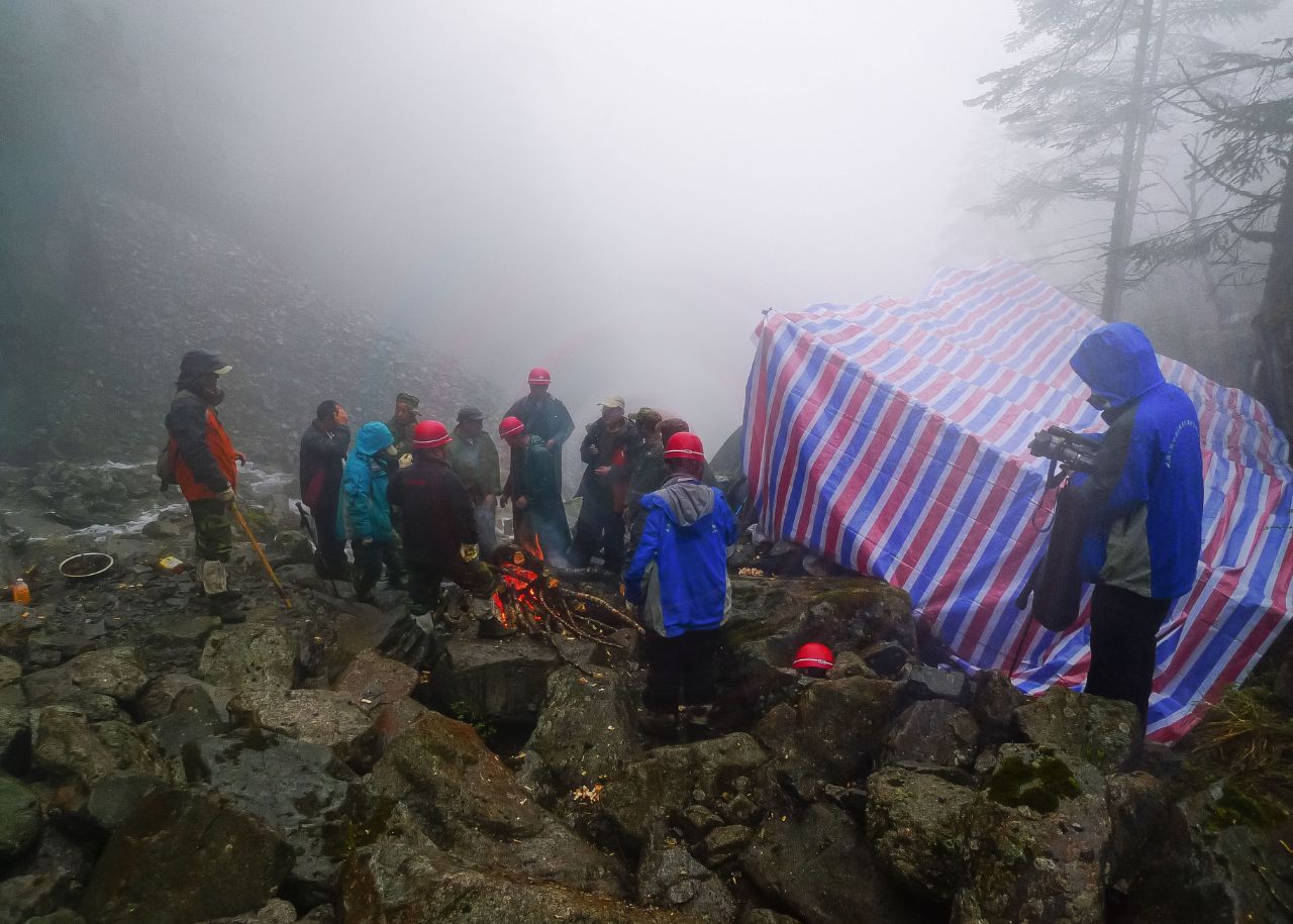 登顶回撤 人生第一次遭遇销魂的大自然滑梯 高山流石滩 给跪了!-搜狐大视野-搜狐新闻