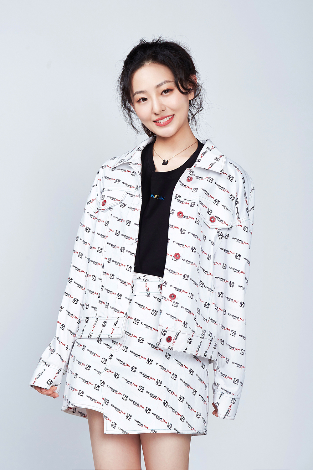 《闪光少女》上线开播 鞠可儿青春演绎小提琴手