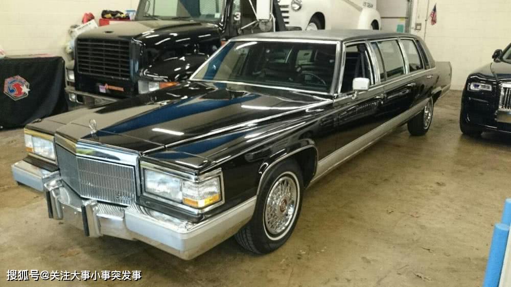 坐标四川成都崇州,某座修车厂内藏着一辆1933款加长版凯迪拉克