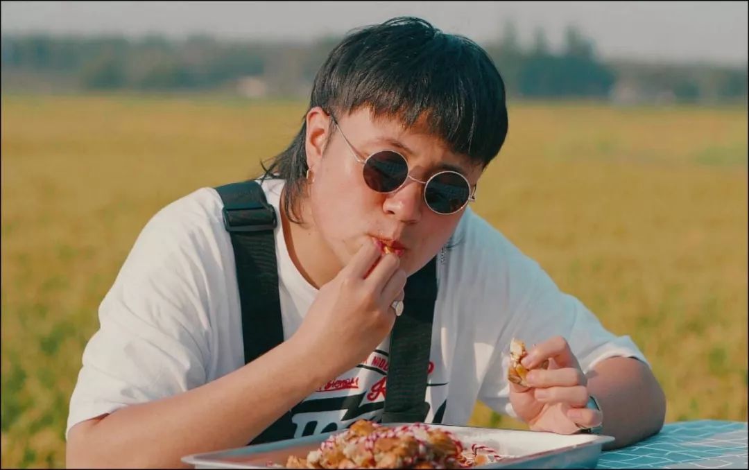 专访贫穷料理3次转型增粉2000万美食教学的跨界突围