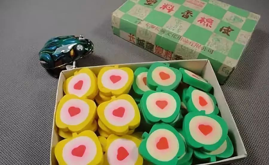 一组老照片告诉你第一批90后已奔三