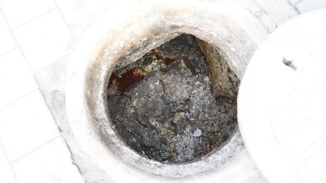 致城区所有餐饮行业这个油水分离装置厨房里必须要安装使用否则