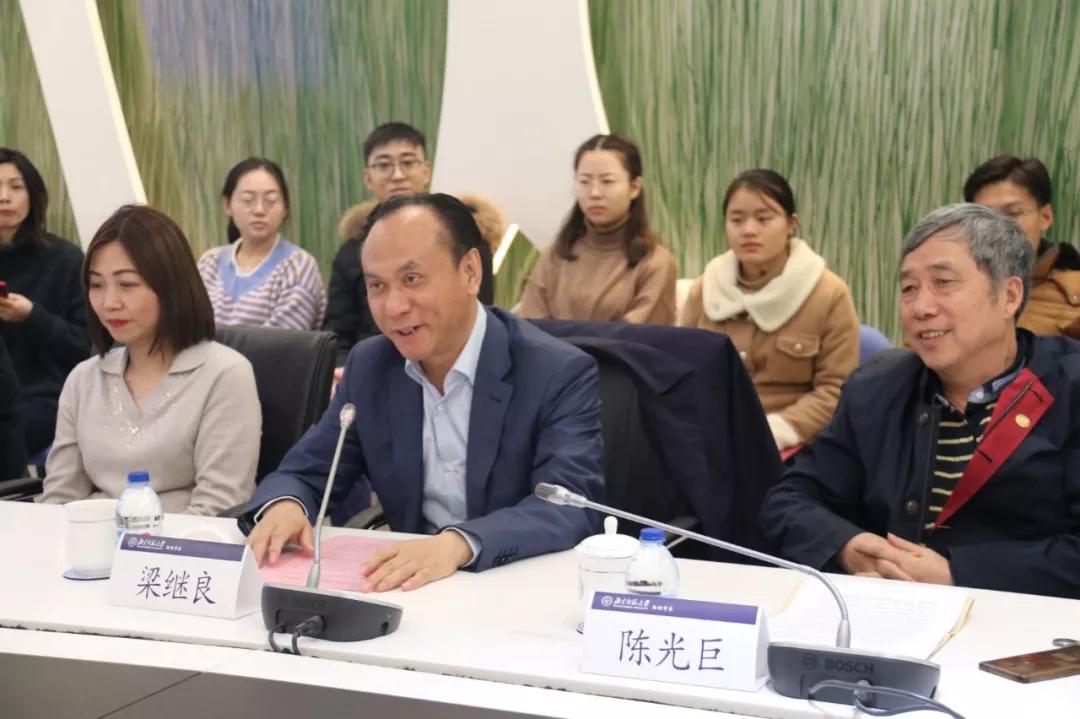 优秀奖学 共育英才 北师大优炫物理奖学金颁发仪式举行